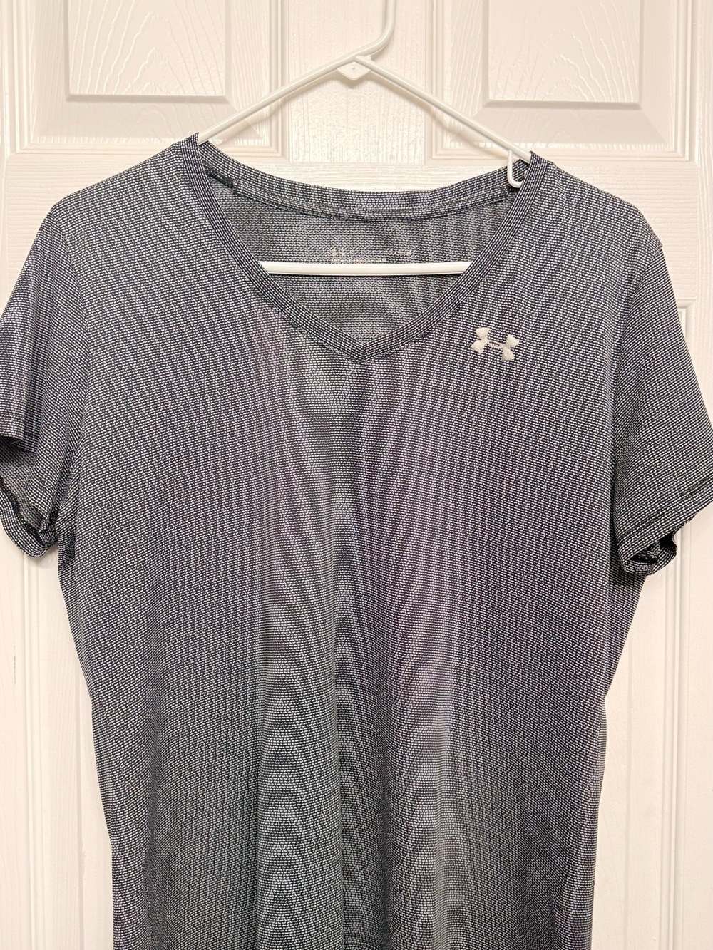 Under Armour Women's Short Sleeve V-Neck Top in Charcoal Gray